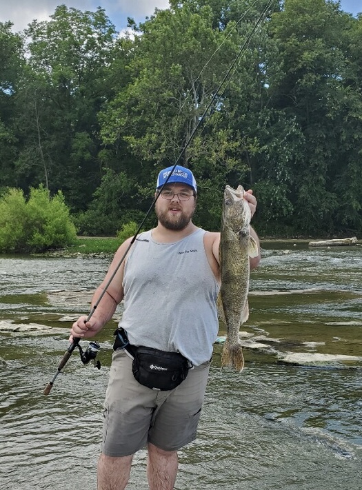 Kayak FISHING on the MIGHTY OHIO RIVER… 